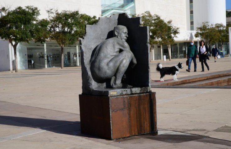 Netanyahu naked statue Netanyahu naked statue